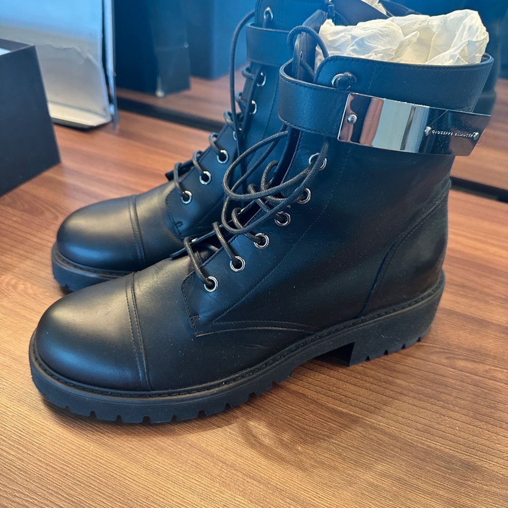 Giuseppe Zanotti Lace-up boots